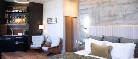 1 bedroom, desk, iron/ironing board, free WiFi