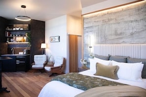 1 habitación, tabla de planchar con plancha, wifi gratis y ropa de cama 