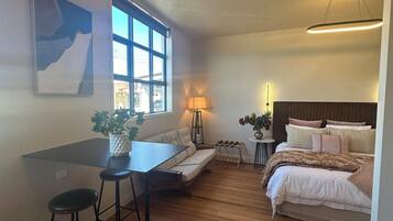 1 bedroom, desk, iron/ironing board, free WiFi