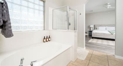 Spacious 6-bedroom 3 Bathroom Entire House in charming Gilbert Sleeps 12