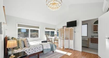 Blossoms on the Bay - Nubeena