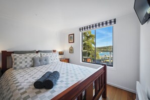 4 bedrooms, iron/ironing board, travel cot, WiFi