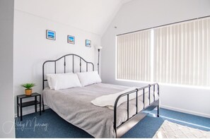 House, Multiple Beds, Kitchen, Marina View | 3 bedrooms, laptop workspace, bed sheets