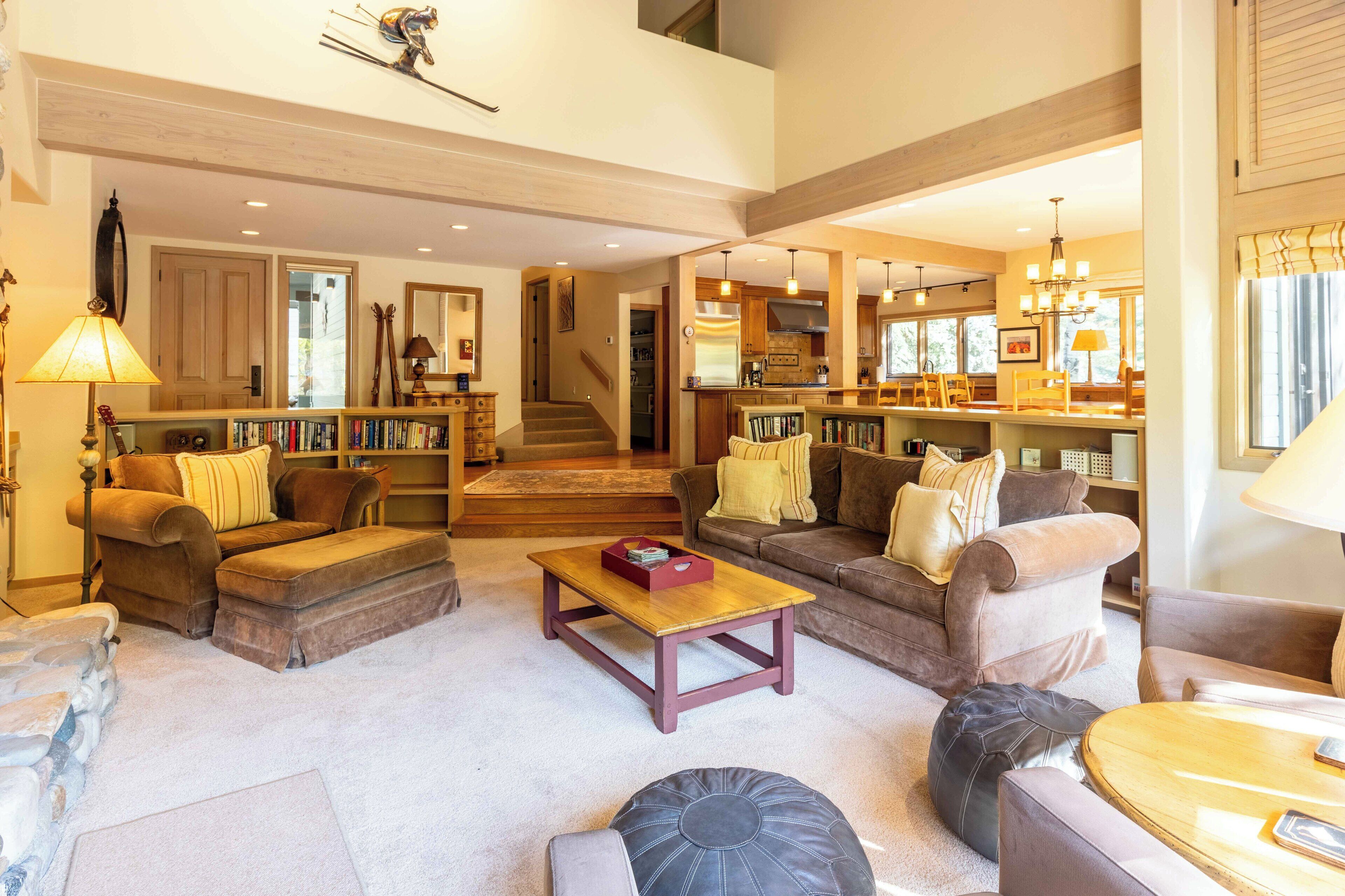 Smart TV, fireplace, books, stereo