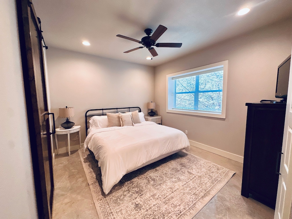 New! Next to The Chandelier of Gruene, close to Downtown, Gruene