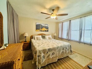 4 bedrooms, iron/ironing board, WiFi, bed sheets