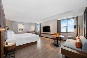 Executive Double Room, City View | 1 bedroom, in-room safe, desk, laptop workspace