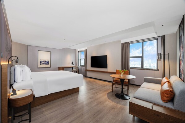 Executive Double Room, City View | 1 bedroom, in-room safe, desk, laptop workspace
