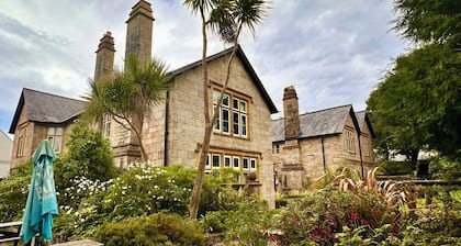 2 Bedroom Cornish Cottage For Penzance And St Ives