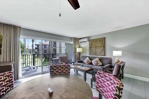 TV, ping pong - Garden Breeze Retreat | Pono Kai Resort | J202 (Kapa`a)