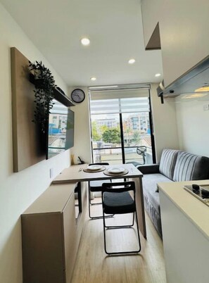 Interior - Studio with balcony near Unicentro-FAST WIFI! (Bogotá)