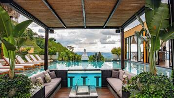 Outdoor pool, free cabanas