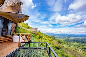 Superior Suite, 1 Queen Bed, Balcony, Mountain View | Balcony