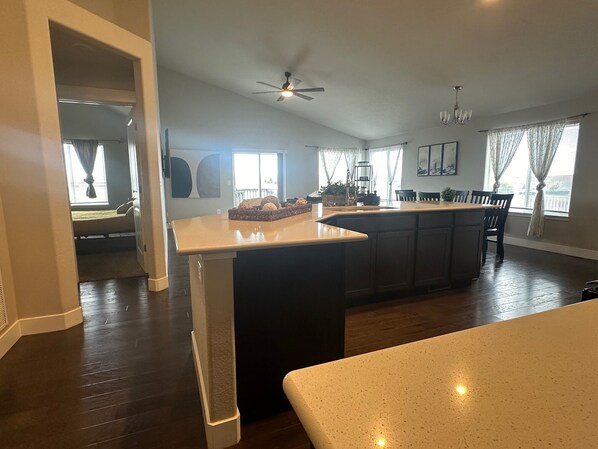 Living area - Highlands Retreat (Colorado Springs)