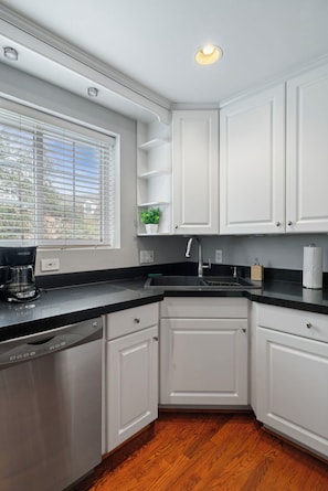 디럭스 하우스 | 전용 주방 | 커피/티 메이커, 전기 주전자