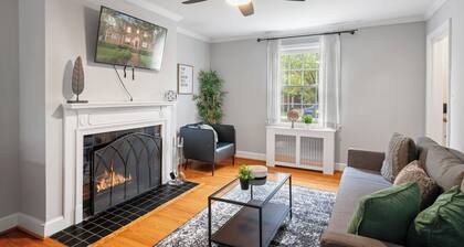 Charming Townhouse Retreat by Cozysuites
