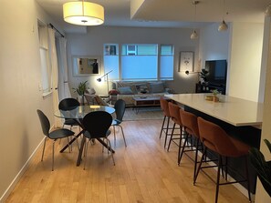 Dining - Hammock Hideaway- Close to Trails, Restaurants & Downtown (Boulder)