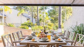 Dining - The Moorings 22, 4 Cromarty Rd - stunning townhouse with water views (Soldiers Point)