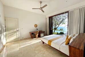3 bedrooms, desk, WiFi, bed sheets