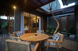 Villa familiar, vista al valle | Terraza o patio