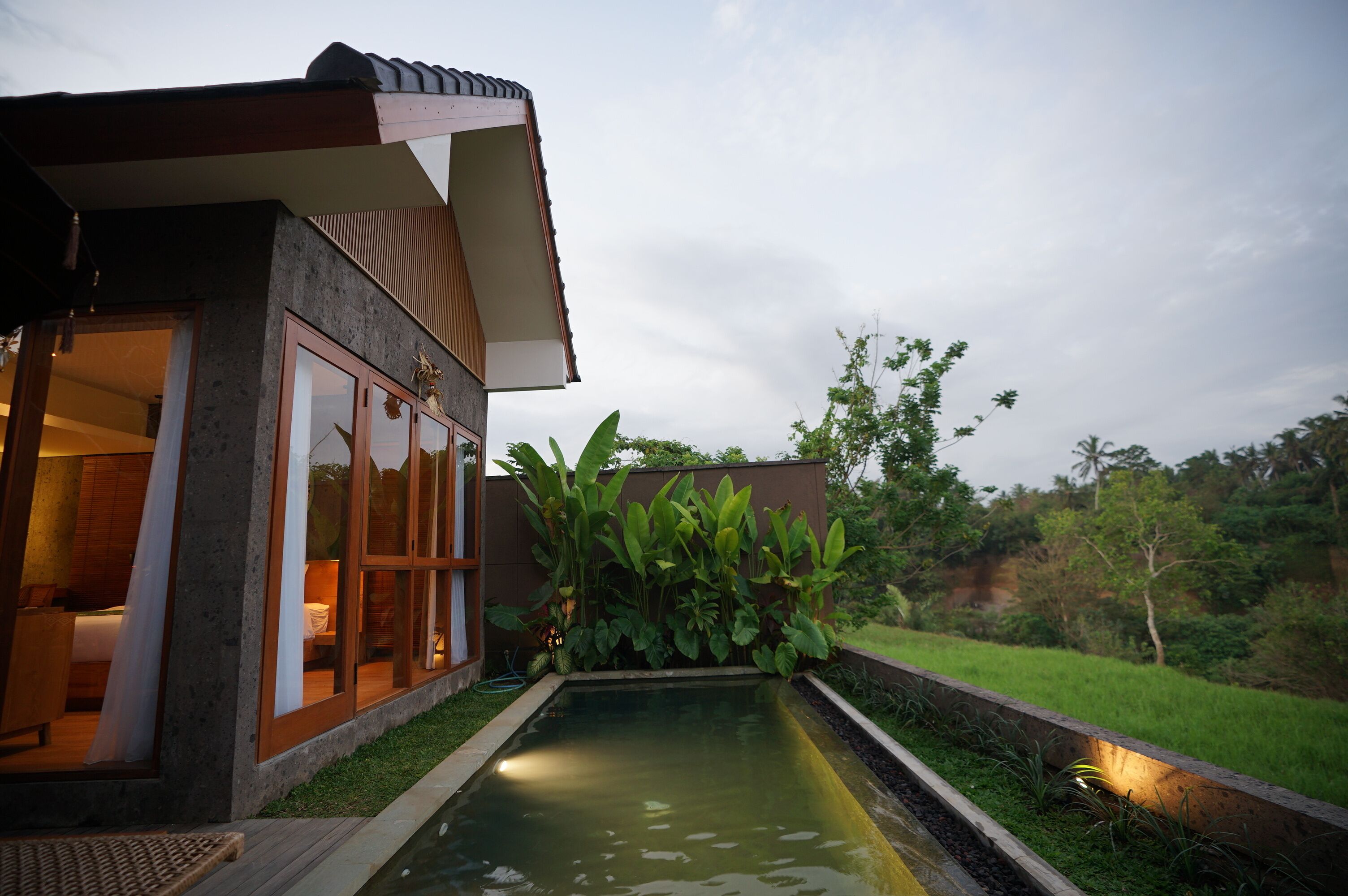 Infinity pool