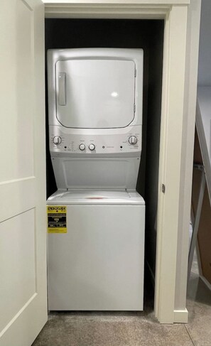 Interior - Kamal's Comfy Relaxation Zone (Eugene)