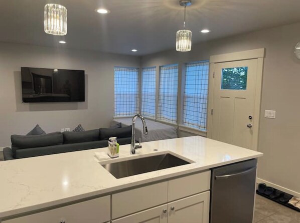 Interior - Kamal's Comfy Relaxation Zone (Eugene)