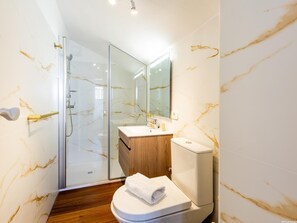 ヘアドライヤー、タオル