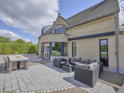 Beautiful villa with a pool and a sauna