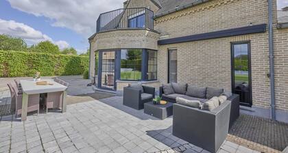 Beautiful villa with a pool and a sauna