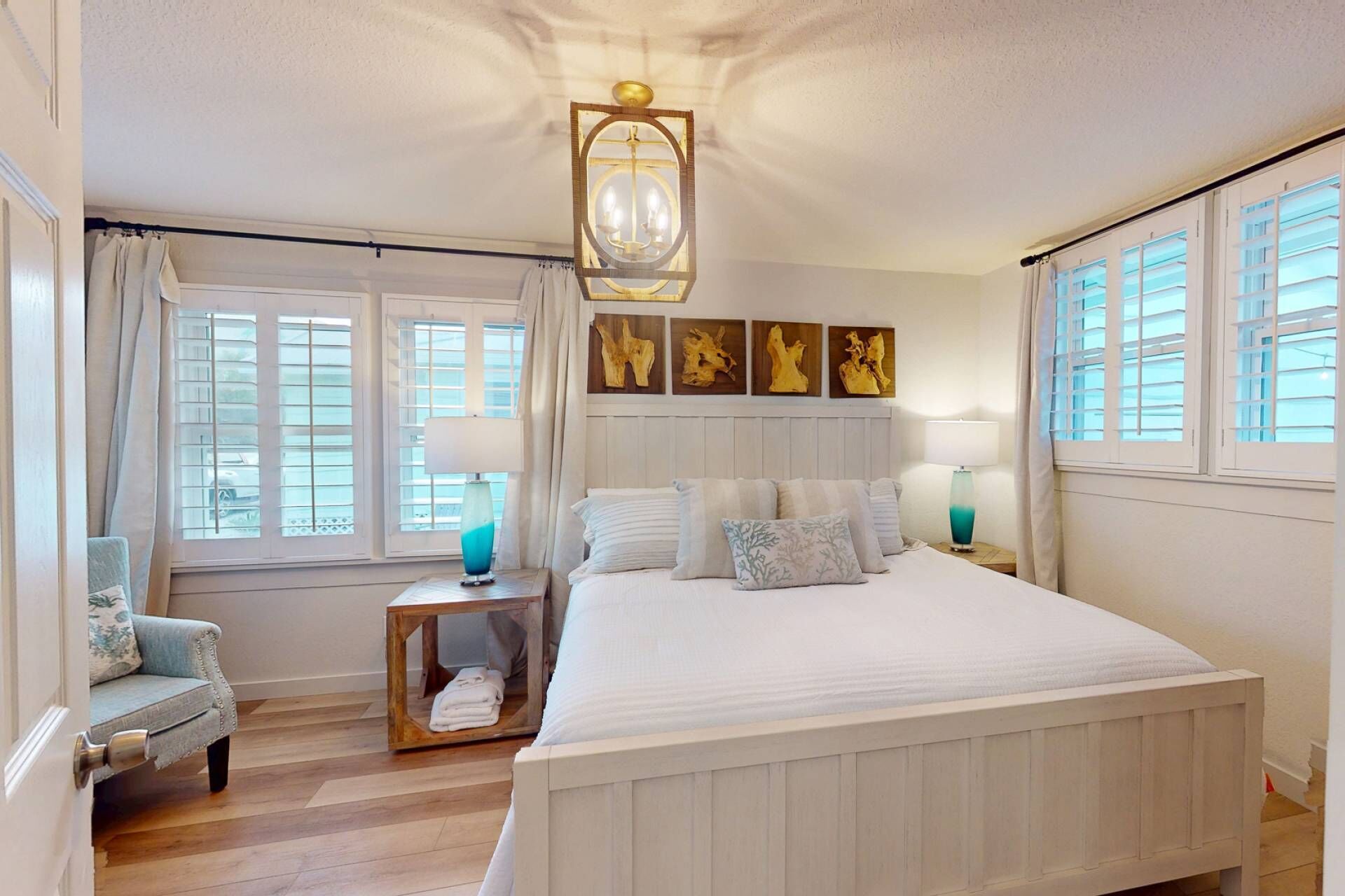 4 bedrooms, iron/ironing board, free WiFi