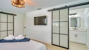 3 bedrooms, iron/ironing board, WiFi, bed sheets