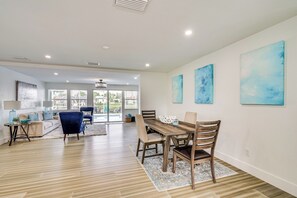 Dining - Dock & Fire Pit! Breezy Cape Coral Getaway (Cape Coral)