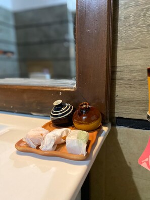 Kolmen hengen deluxe-huone, järvinäköala | Sekalaista