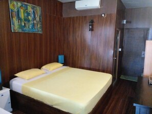 Economy driepersoonskamer, balkon, uitzicht op tuin