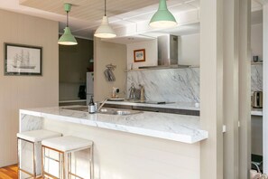 冰箱、微波炉、烤箱、炉灶