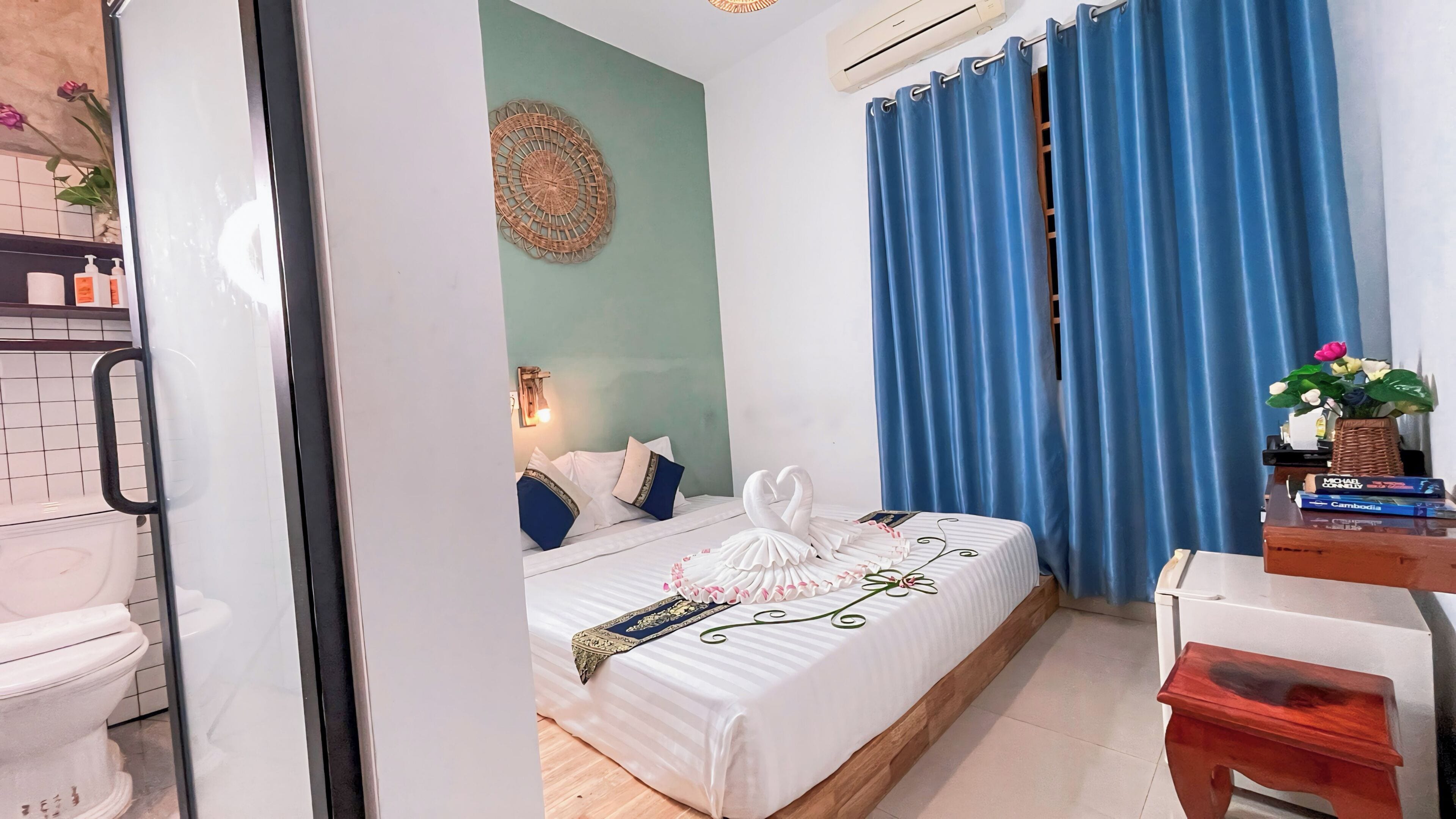 Minibar, in-room safe, individually decorated, desk