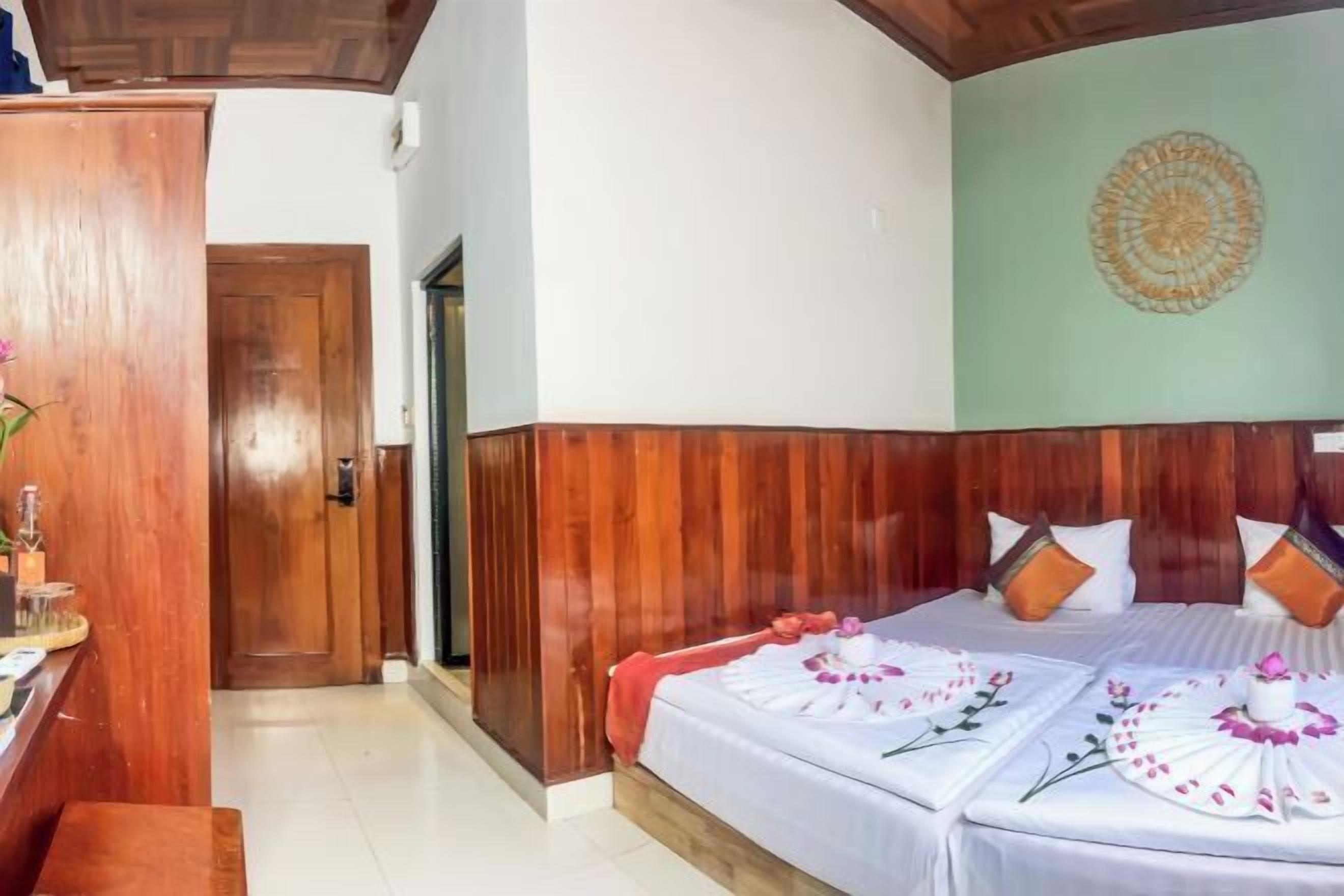 Minibar, safe på rommet, individuelt dekorert og skrivebord