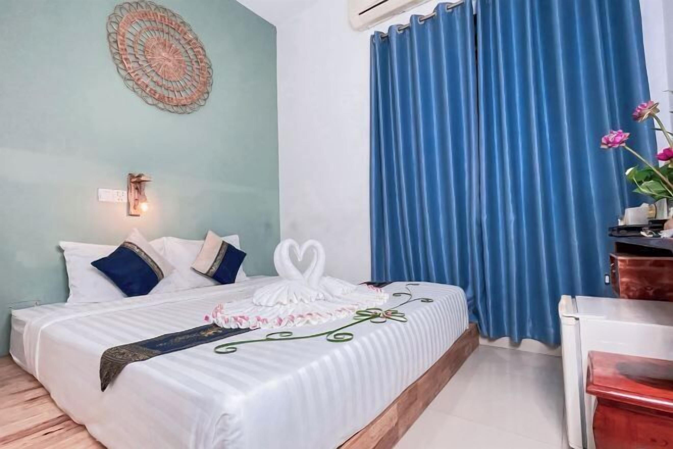 Minibar, safe på rommet, individuelt dekorert og skrivebord