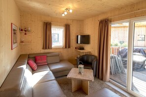 Smart TV, fireplace, DVD player