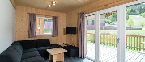 Televisión y chimenea