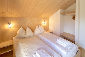 3 bedrooms, travel cot, free WiFi
