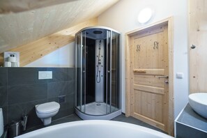 Shower, jetted bath, hair dryer