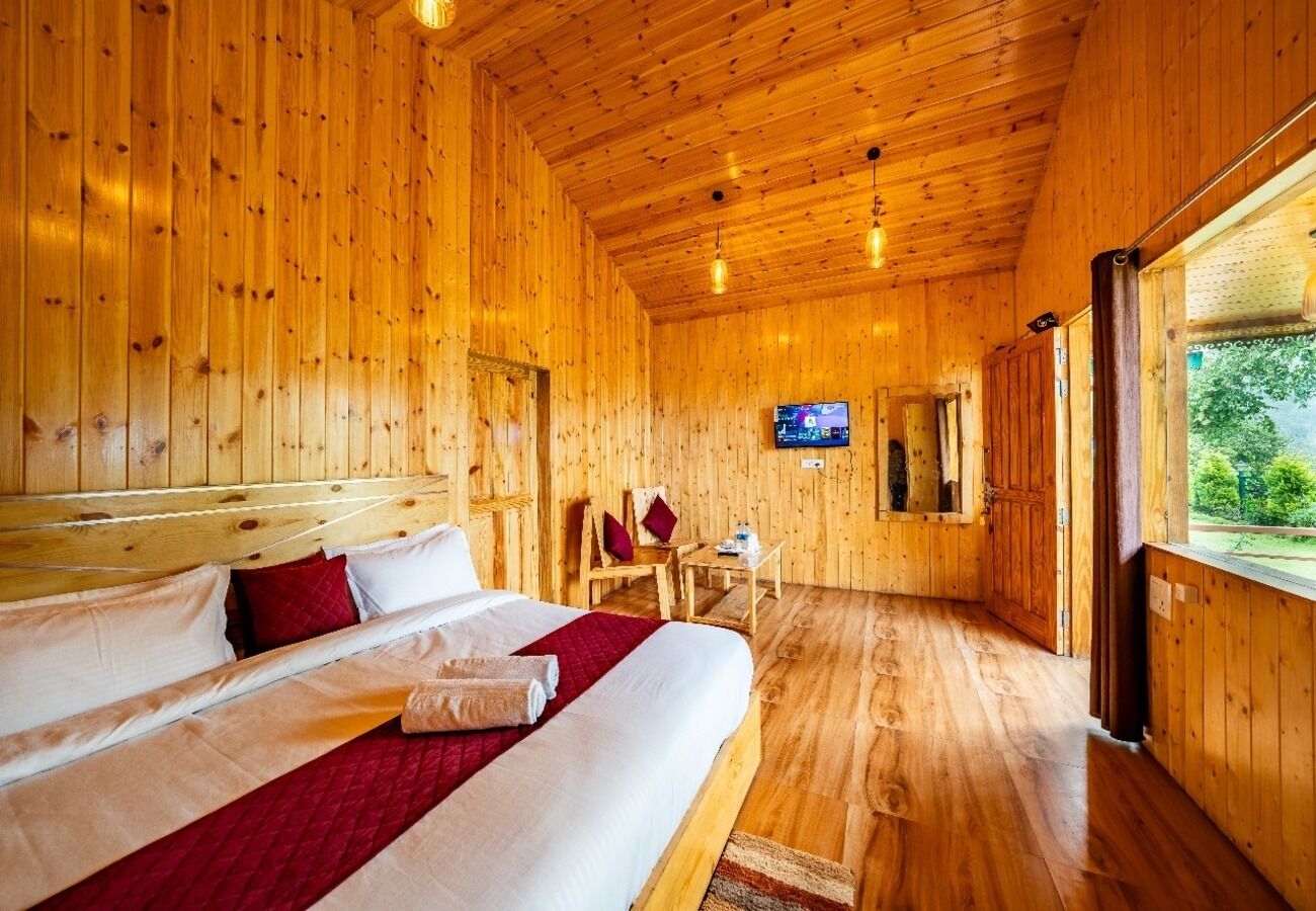 Rom – deluxe, balkong, fjellutsikt | Wi-fi (inkludert)