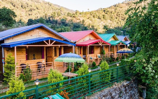 Front of property - Hilltop Cottage Pangot (Nainital)