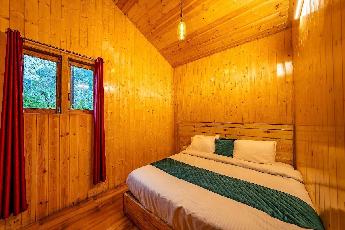 Deluxe Room, Balcony, Mountain View | Free WiFi