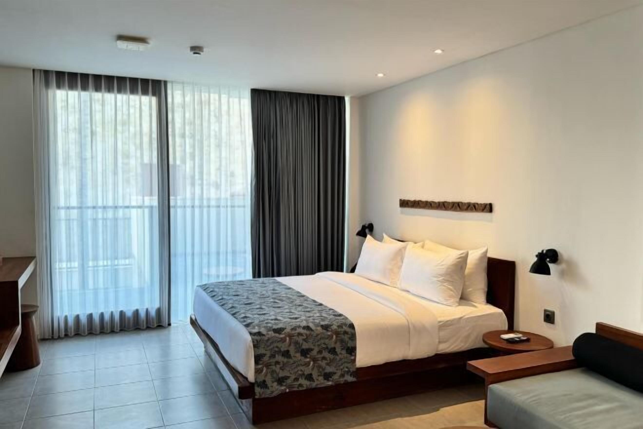 Caixa forta a l'habitació, escriptori, cortines opaques i wifi gratuïta 