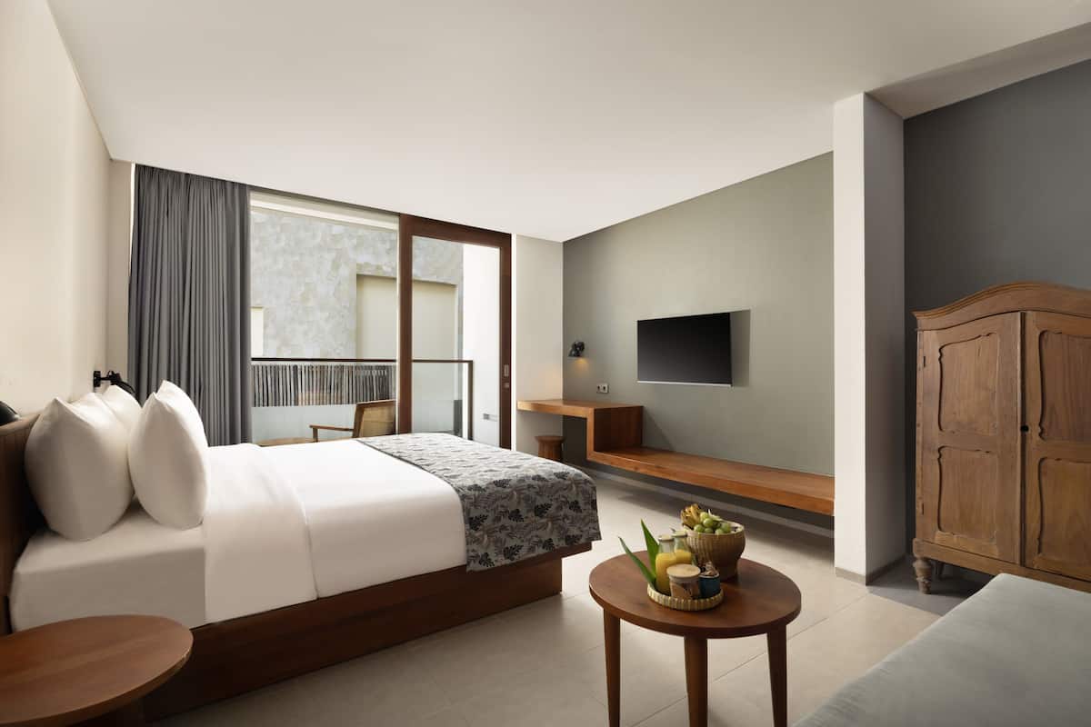 1 bedroom, in-room safe, desk, blackout curtains