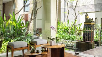 2 behandlingsrom og massasje