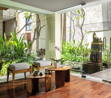 2 ruang perawatan dan pijat